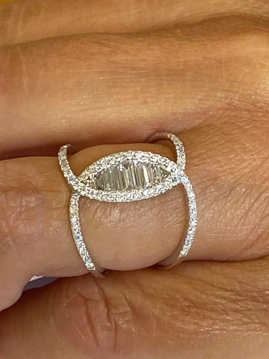 absalon_anillo_de_oro_bla_4.webp Roman Joyero Anillos<ABSALON, anillo de oro blanco con diamantes