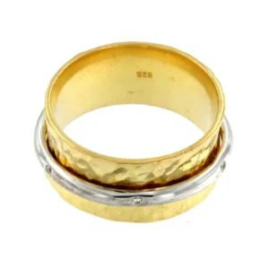 Roman Joyero Anillos<ADELFA, anillo martele en plata con circonitas.