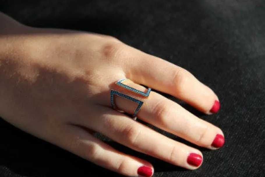 alessandria_anillo_de_pla_2.webp Roman Joyero Anillos<ALESSANDRIA, anillo de plata con turquesas