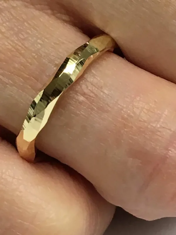 Roman Joyero Anillos<Alianza de boda BENU oro 18 ktes hueca facetada redondeada