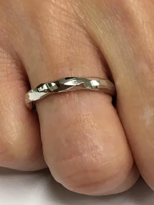 Roman Joyero Anillos<Alianza de boda BENU oro 18 ktes hueca facetada redondeada