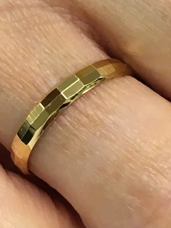 Roman Joyero Anillos<Alianza de Boda LUPUS en oro de 18 ktes semihueca facetada 3 mm