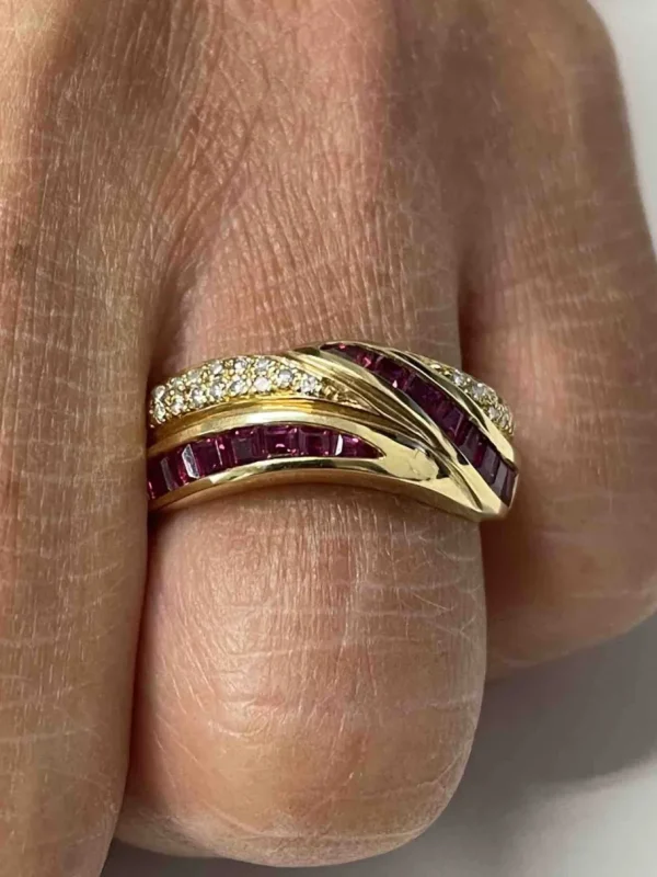 Roman Joyero Anillos<ALYA anillo oro amarillo de 18 kts brillantes y rubíes