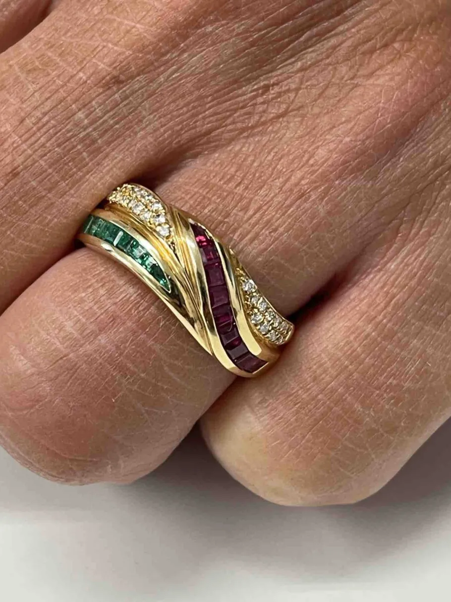 alya_anillo_oro_amarillo__3.webp Roman Joyero Anillos<ALYA anillo oro amarillo de 18 kts brillantes y rubíes
