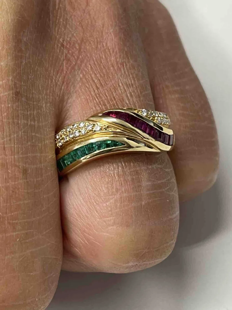 alya_anillo_oro_amarillo__5.webp Roman Joyero Anillos<ALYA anillo oro amarillo de 18 kts brillantes y rubíes