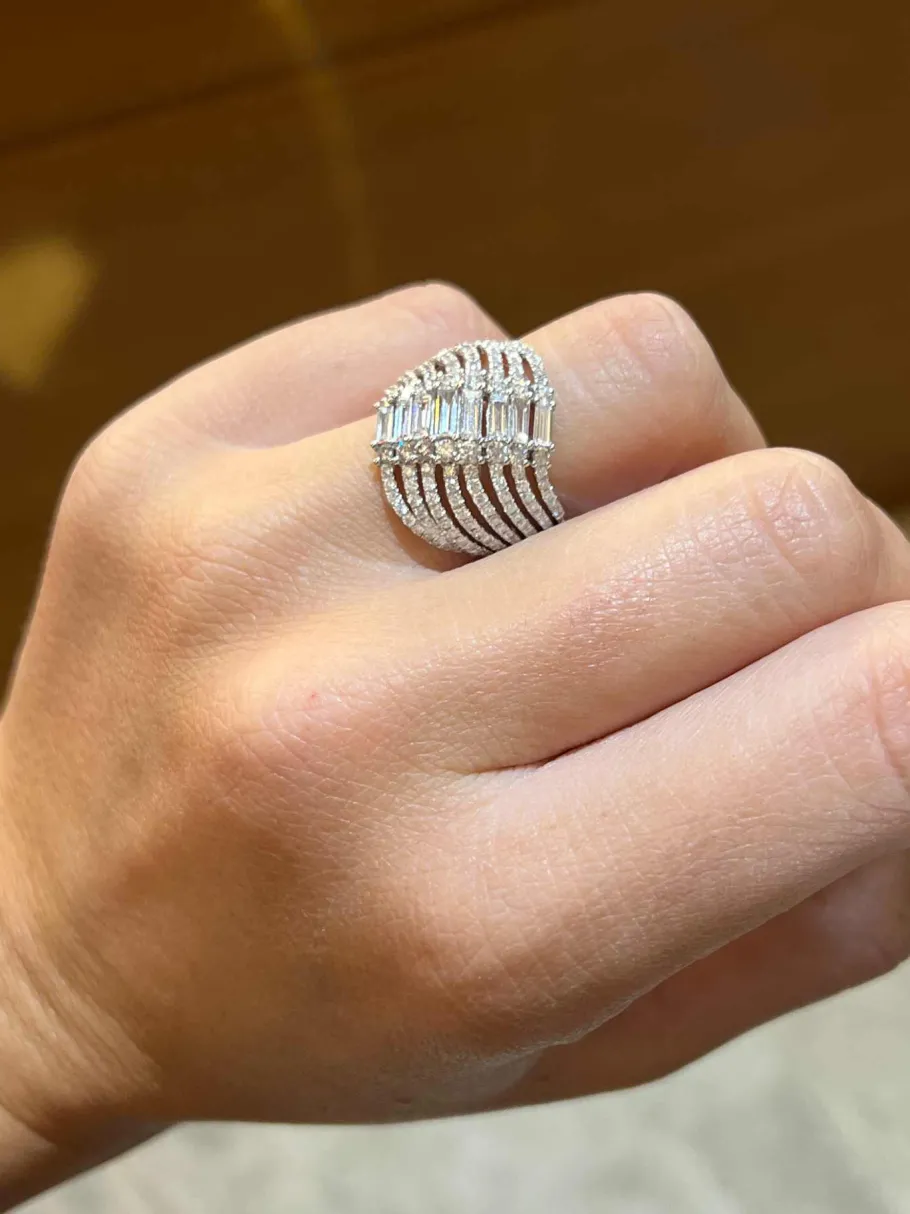 ancora_anillo_de_oro_blan_3.webp Roman Joyero Anillos<ANCORA, anillo de oro blanco y diamantes