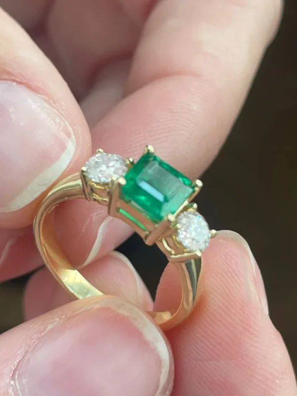 Roman Joyero Anillos<Anillo ALJARAFE oro amarillo 18 ktes esmeralda y brillantes