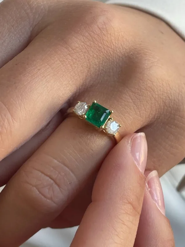 Roman Joyero Anillos<Anillo ALJARAFE oro amarillo 18 ktes esmeralda y brillantes