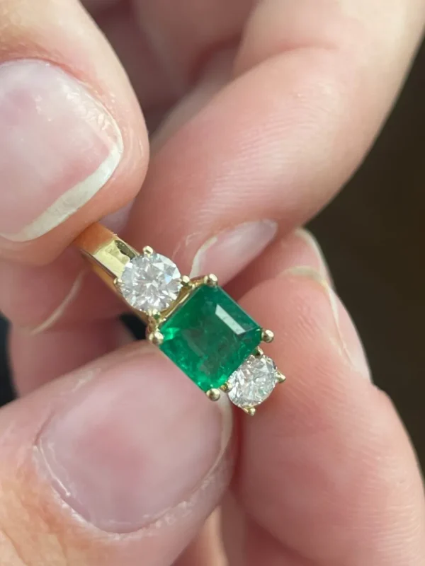 Roman Joyero Anillos<Anillo ALJARAFE oro amarillo 18 ktes esmeralda y brillantes