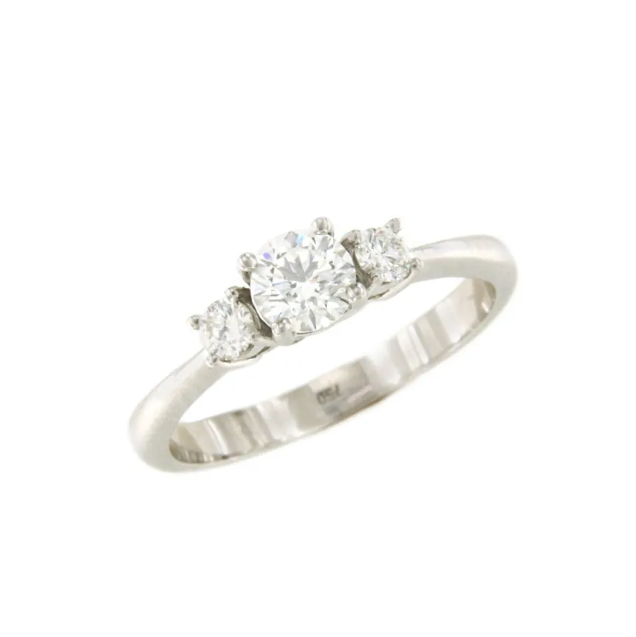anillo_annecy_tresillo_de_10.webp Roman Joyero Anillos<Anillo ANNECY tresillo de diamantes talla brillante en oro blanco 18 ktes