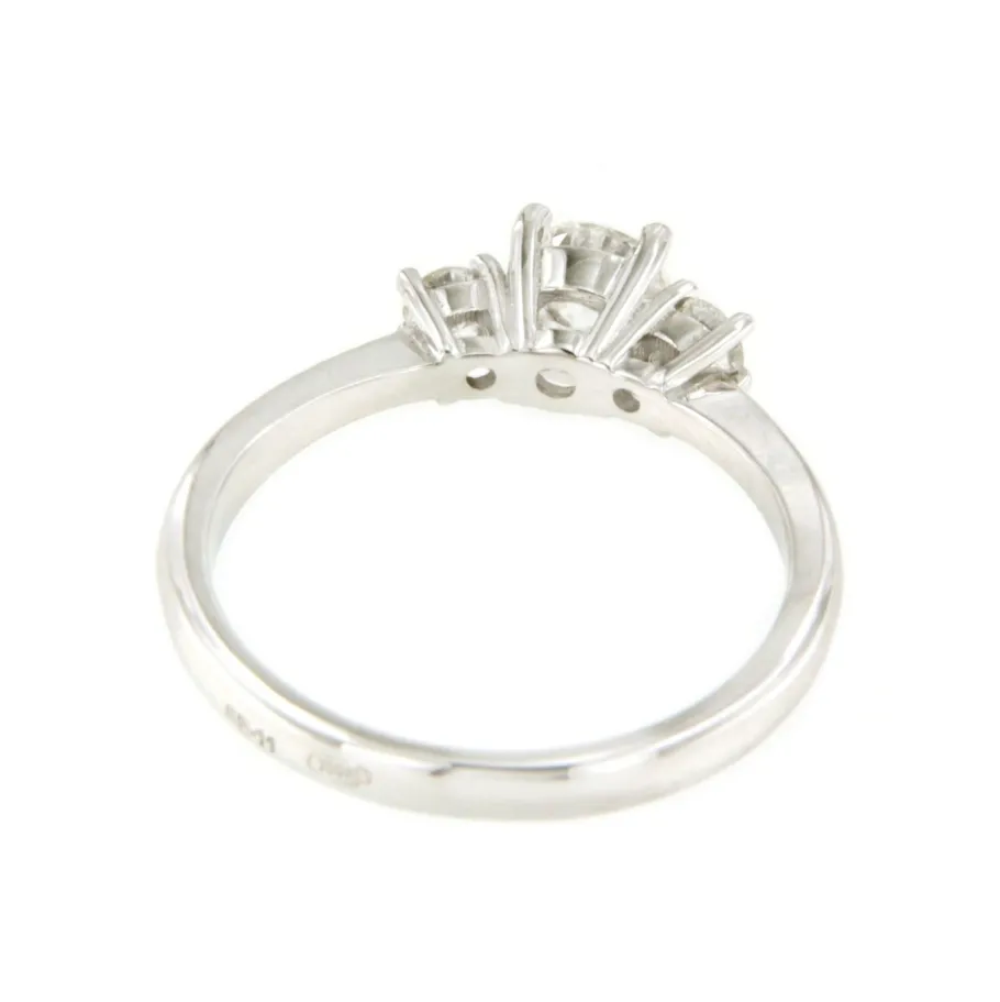 anillo_annecy_tresillo_de_11.webp Roman Joyero Anillos<Anillo ANNECY tresillo de diamantes talla brillante en oro blanco 18 ktes