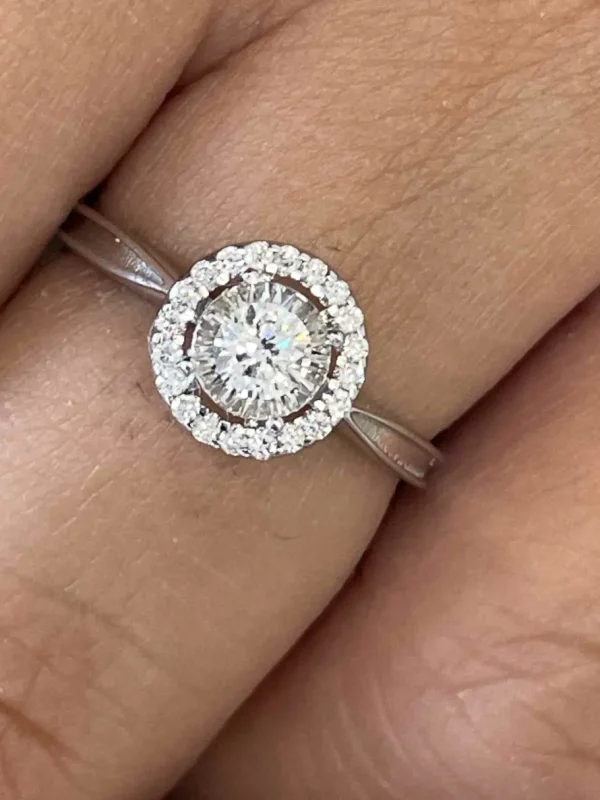 Roman Joyero Anillos<Anillo BASTIA solitario con orla de brillante en oro blanco 18 ktes