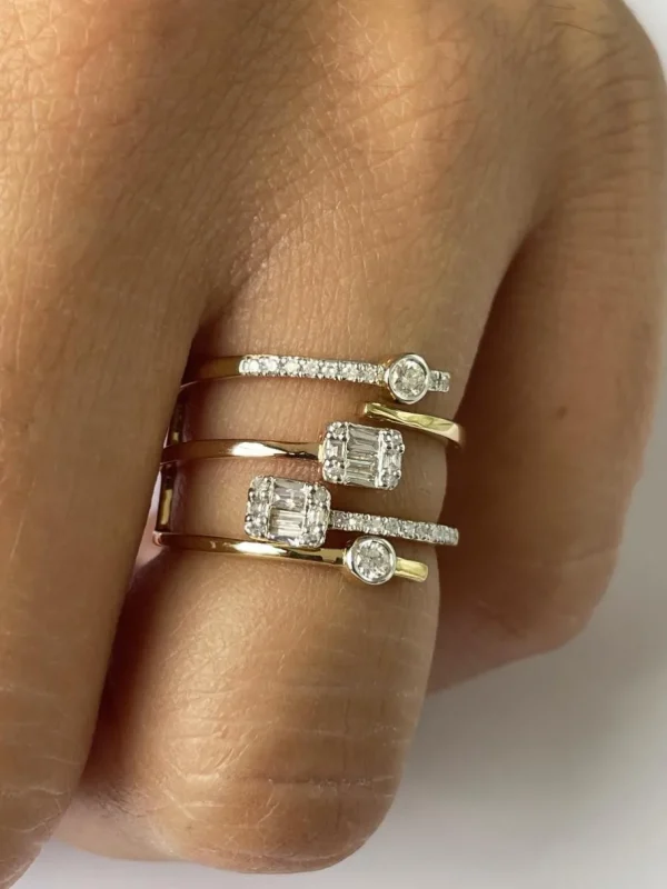 Roman Joyero Anillos<Anillo BEJA ancho de oro amarillo 18 kts. con diamantes