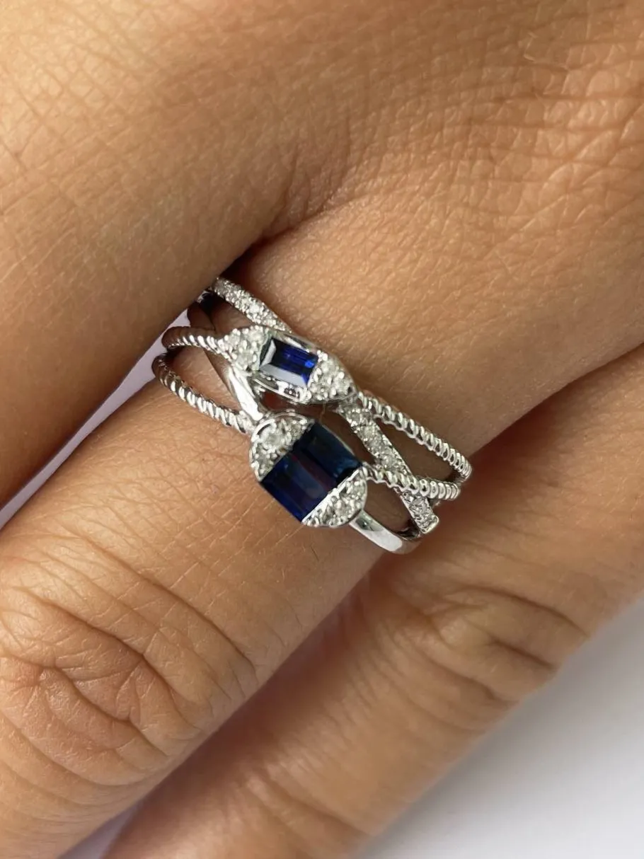 anillo_berber_oro_blanco__5.webp Roman Joyero Anillos<Anillo BERBER oro blanco de 18 kts brillantes y zafiros baguettes