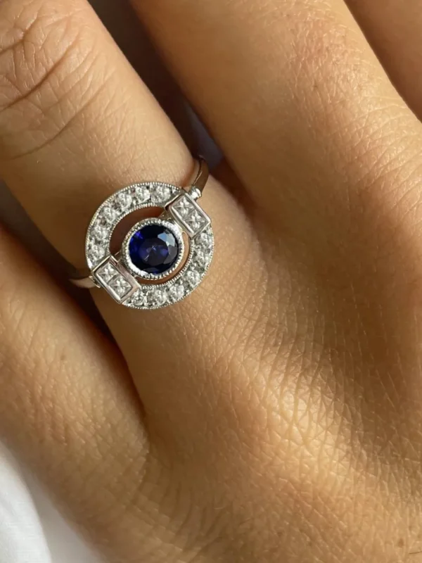 Roman Joyero Anillos<Anillo CAMPANILLA en oro blanco o amarillo de 18 ktes esmeralda y zafiro