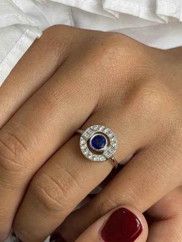 Roman Joyero Anillos<Anillo CAMPANILLA en oro blanco o amarillo de 18 ktes esmeralda y zafiro
