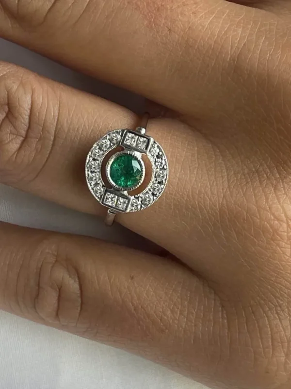 Roman Joyero Anillos<Anillo CAMPANILLA en oro blanco o amarillo de 18 ktes esmeralda y zafiro