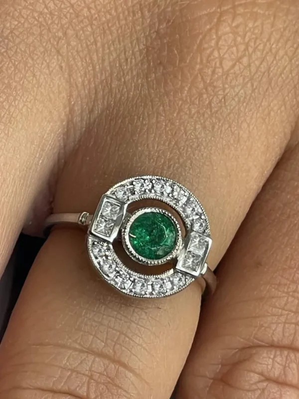 Roman Joyero Anillos<Anillo CAMPANILLA en oro blanco o amarillo de 18 ktes esmeralda y zafiro