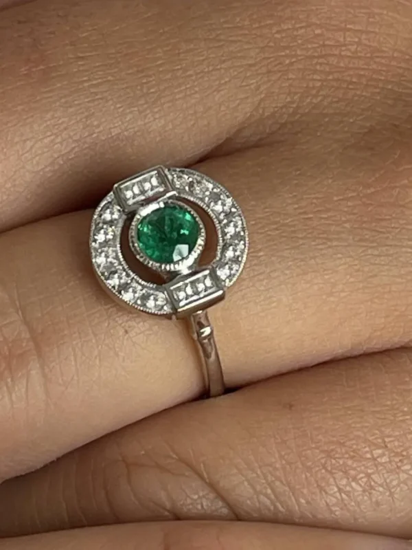 Roman Joyero Anillos<Anillo CAMPANILLA en oro blanco o amarillo de 18 ktes esmeralda y zafiro