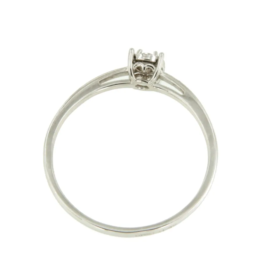 anillo_cannes_solitario_o_10.webp Roman Joyero Anillos<Anillo CANNES solitario oro blanco de 18 kilates con diamante talla brillante