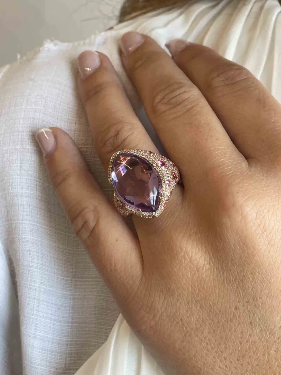 anillo_cascai_oro_rosa__k_5.webp Roman Joyero Anillos<Anillo CASCAI oro rosa 18 kilates amatistas y brillantes