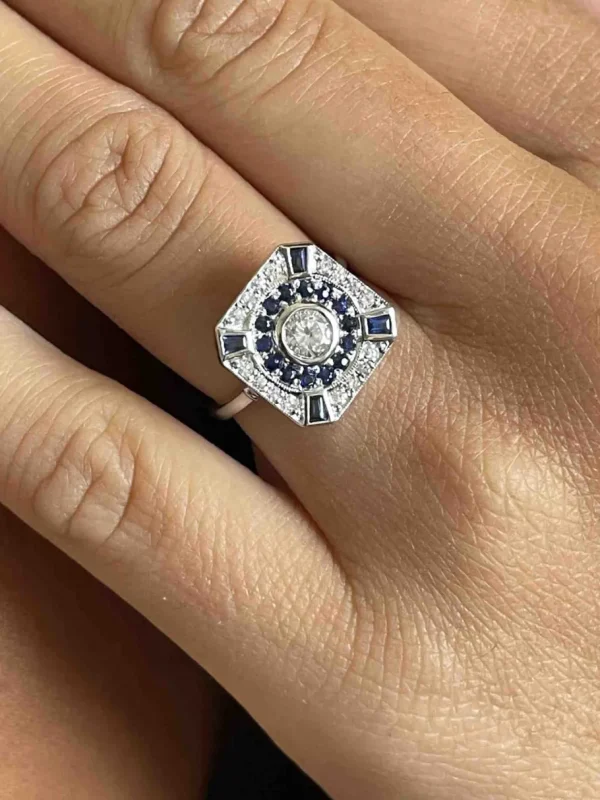 Roman Joyero Anillos<Anillo CLERMONT- FERRAND oro blanco 18 ktes zafiro y brillantes.