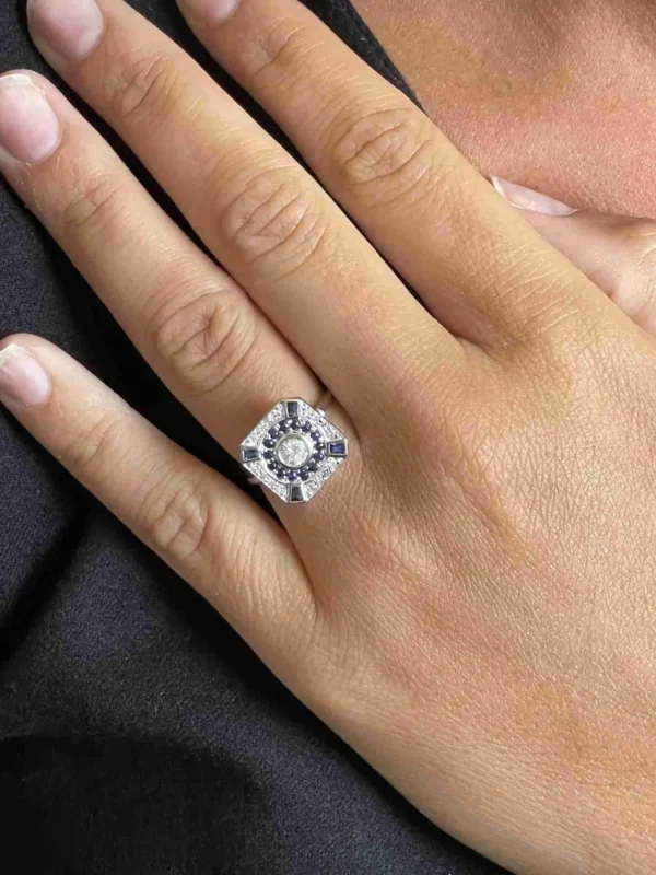 Roman Joyero Anillos<Anillo CLERMONT- FERRAND oro blanco 18 ktes zafiro y brillantes.