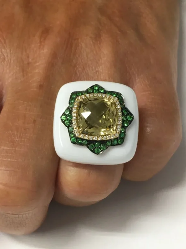 Roman Joyero Anillos<Anillo cuadrado FILIZ en oro rosa o amarillo con piedra y brillantes