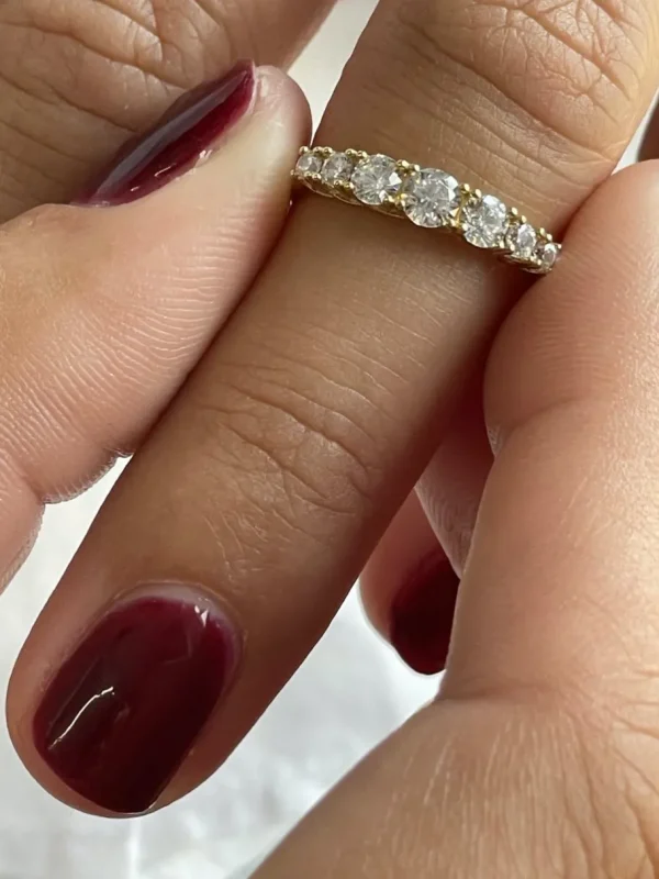 Roman Joyero Anillos<Anillo CURA alianza de circonitas en oro amarillo de 18 kilates