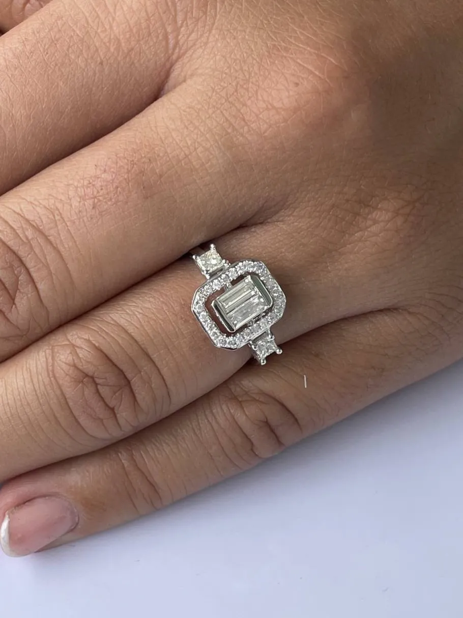 anillo_de_compromiso_en_o_5.webp Roman Joyero Anillos<Anillo de compromiso en oro blanco con diamantes