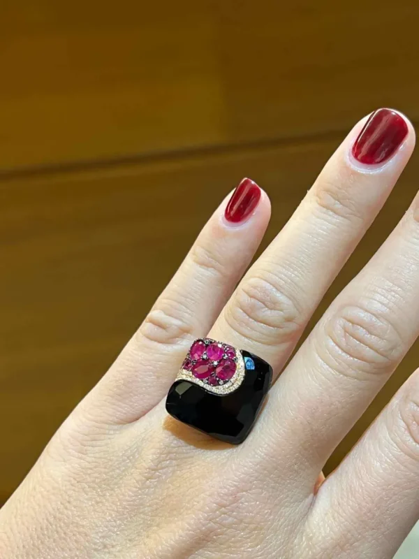 Roman Joyero Anillos<Anillo de oro rosa BEYZA con brillantes, rubíes y ónix