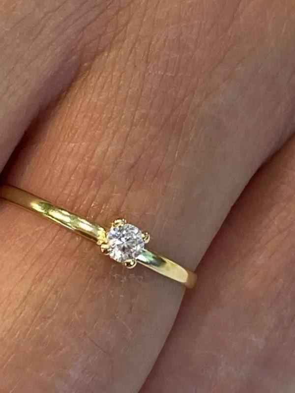 Roman Joyero Anillos<Anillo fino KELEBEK en oro amarillo con pequeña circonita central