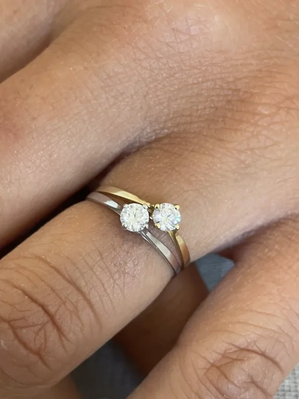 Roman Joyero Anillos<Anillo LEIRA solitario en oro amarillo o blanco con circonita en 18 ktes