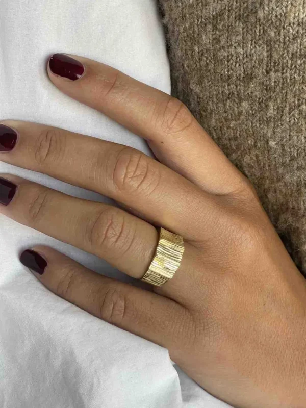 Roman Joyero Anillos<Anillo LIRIO lucido en oro amarillo de 18 kilates