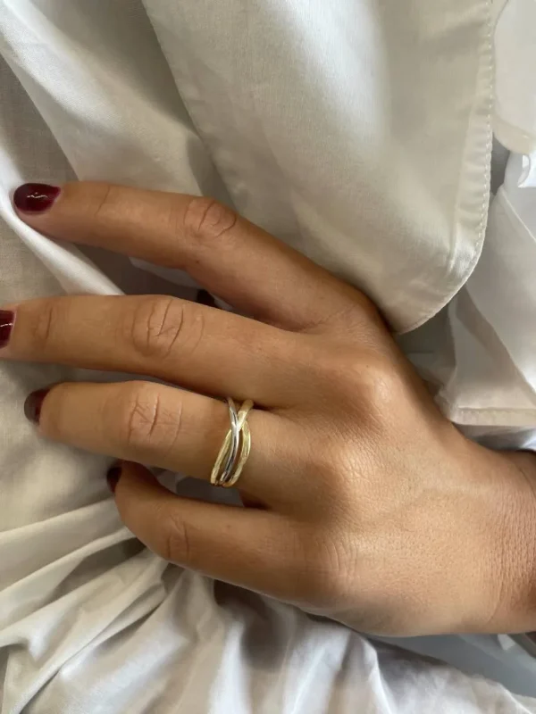 Roman Joyero Anillos<Anillo PRESA alianzas cruzadas de oro amarillo y blanco en 18 ktes