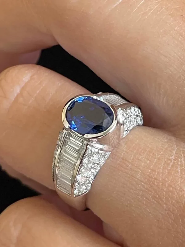 Roman Joyero Anillos<Anillo REIMS en oro blanco 18 ktes con zafiro, brillantes y baguettes