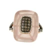 Roman Joyero Anillos<anillo SERPA ancho de oro rosa, cuarzo rosa, y diamantes