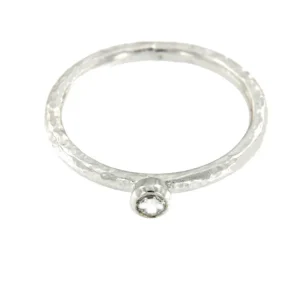 Roman Joyero Anillos<APTENIA, anillo de plata rodiada con circonitas.