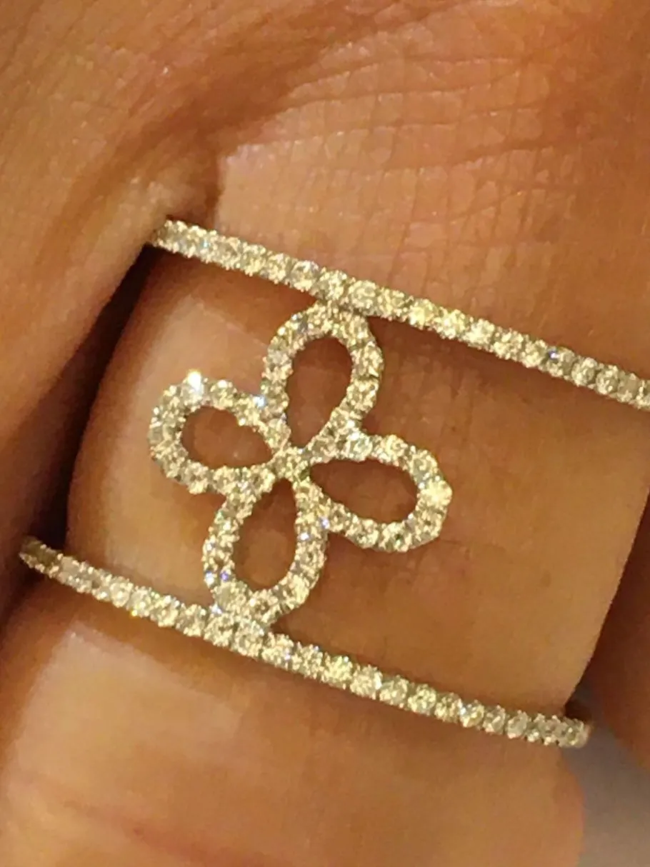avatar_anillo_de_oro_blan_3.webp Roman Joyero Anillos<AVATAR, anillo de oro blanco con diamantes