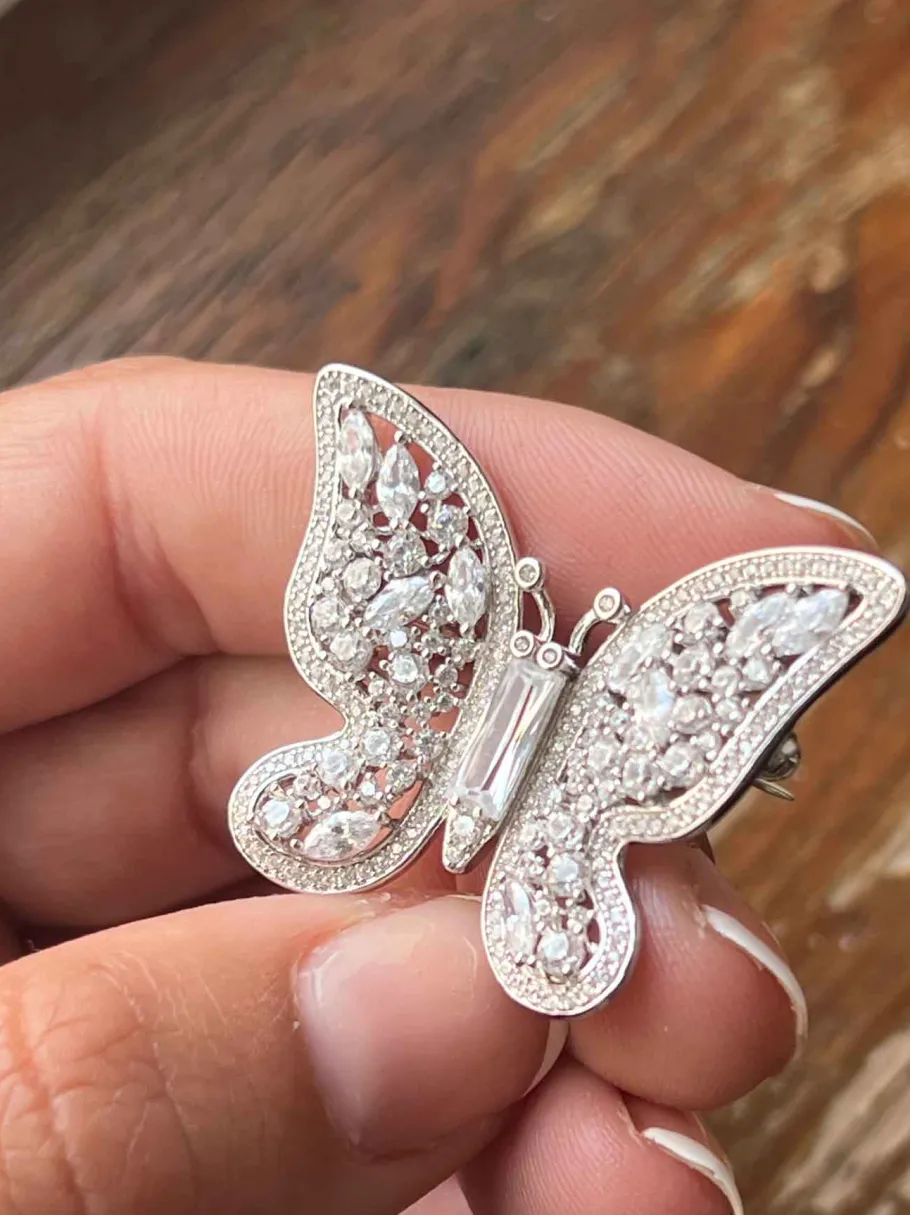 broche_de_plata_butterfly_2.webp Roman Joyero Broches<Broche de plata BUTTERFLY con circonitas