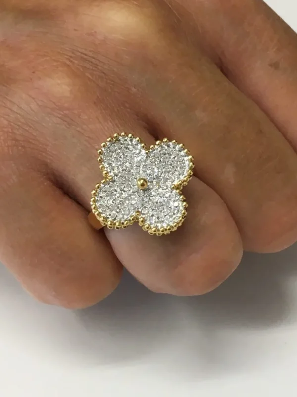 Roman Joyero Anillos<CHARLESTON, anillo de oro con la forma de un trébol de cuatro hojas