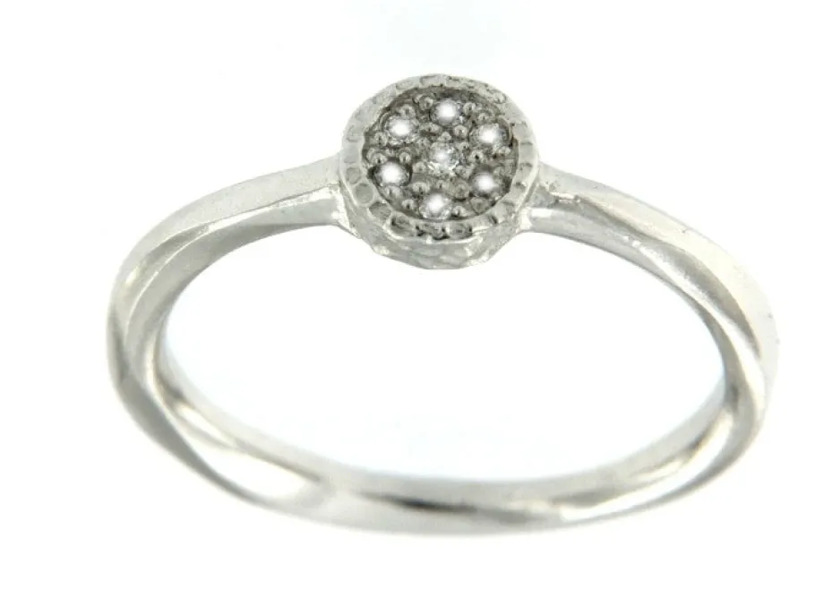 cintas_anillo_de_plata_ro_0.webp Roman Joyero Anillos<CINTAS, anillo de plata rodiada con circonitas.