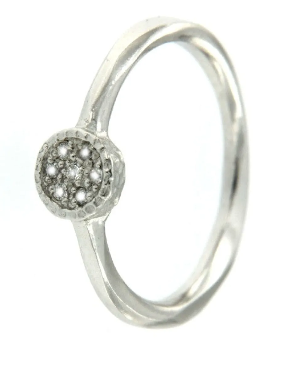 cintas_anillo_de_plata_ro_2.webp Roman Joyero Anillos<CINTAS, anillo de plata rodiada con circonitas.