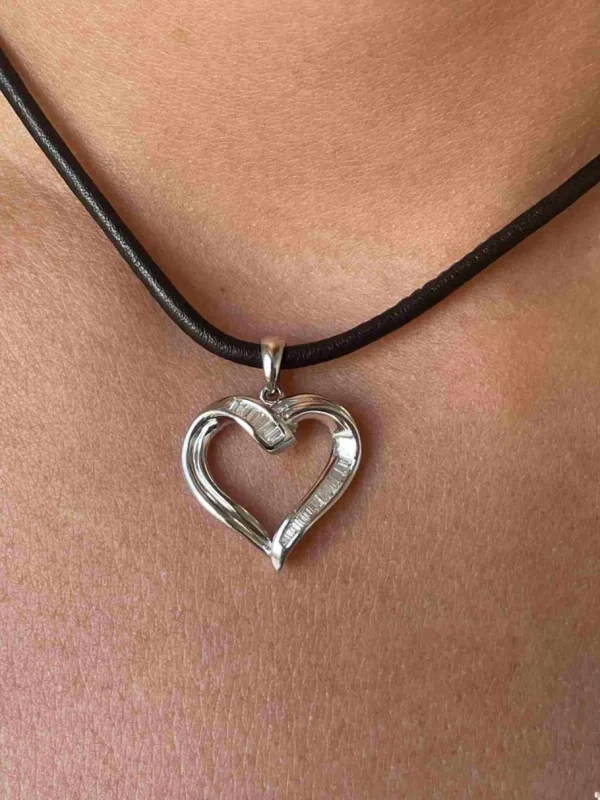 Roman Joyero Colgantes<Colgante KIBO corazón de oro blanco de 18 ktes y baguettes