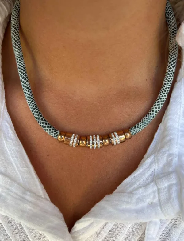 Roman Joyero Acero<Collar de acero y piel en color gris con circonitas.
