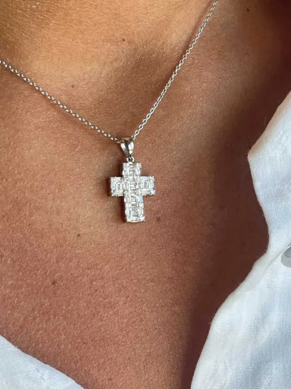 Roman Joyero Colgantes<Cruz PARADA en oro blanco 18 ktes con baguettes, taipes y brillantes