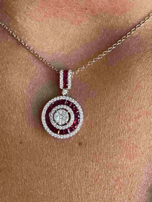 Roman Joyero Colgantes<DRAKE colgante forma redonda en oro brillantes y zafiros o rubies