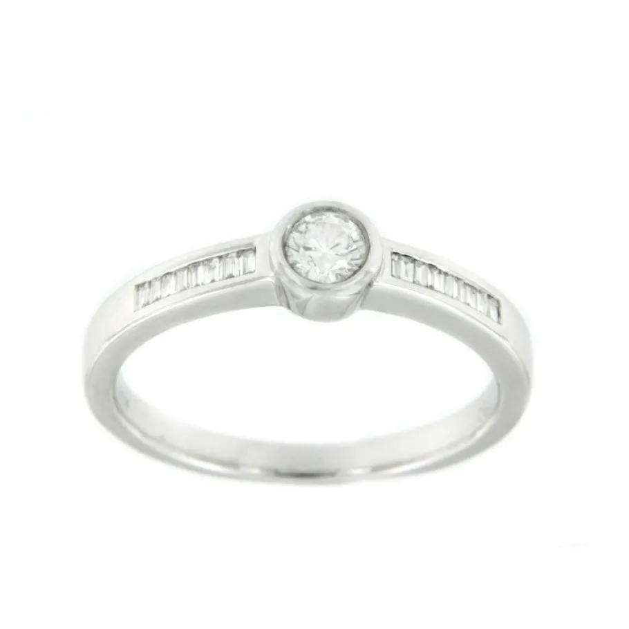 drichen_anillo_de_comprom_0.webp Roman Joyero Anillos<DRICHEN, anillo de compromiso en oro blanco