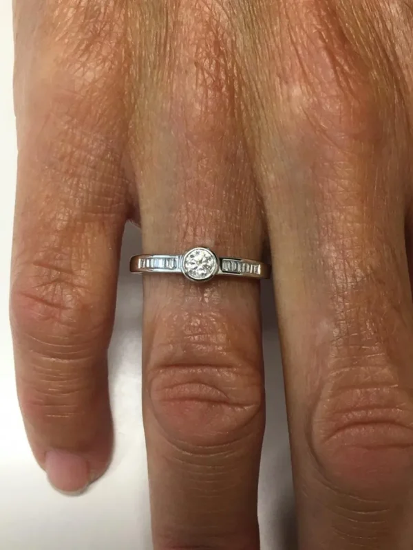 Roman Joyero Anillos<DRICHEN, anillo de compromiso en oro blanco