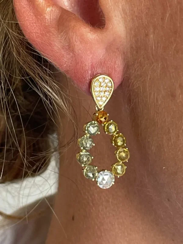 Roman Joyero Pendientes<ECLEPTICA, pendientes largos de oro amarillo con brillantes y zafiros